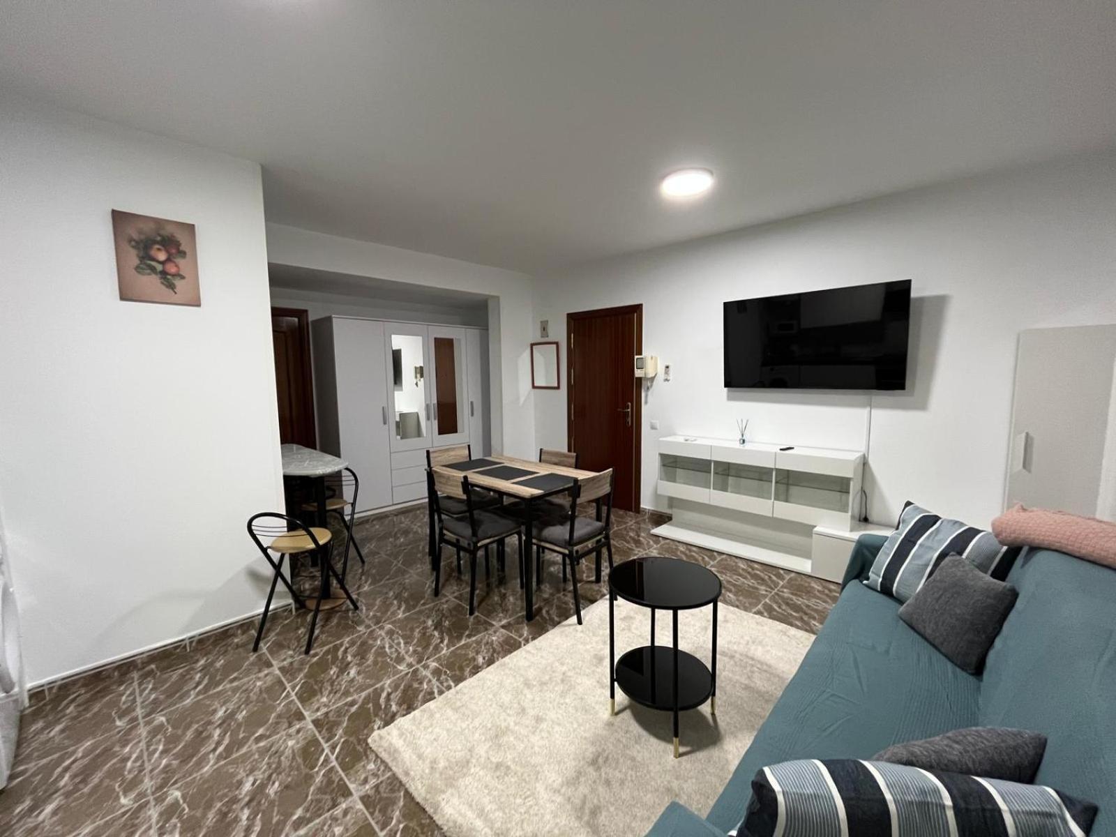 Apartament Mercurio- Barajas 1b *