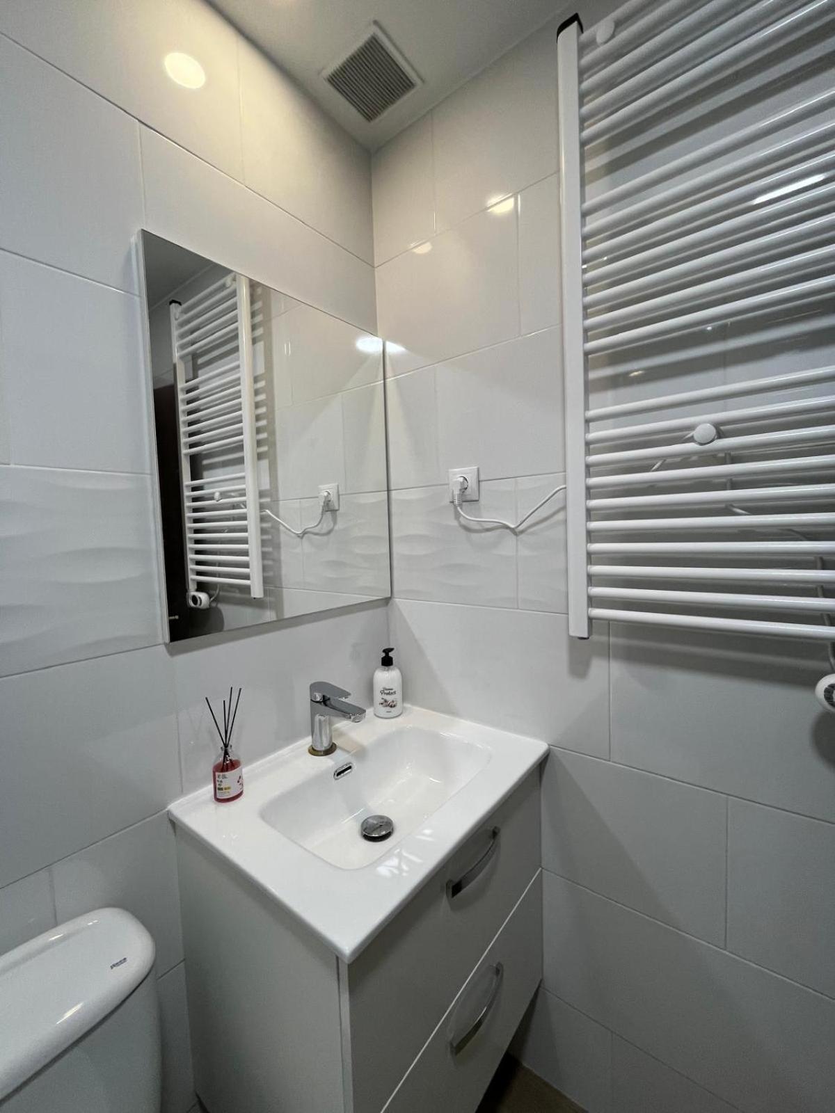 Mercurio- Barajas 1b Apartament *